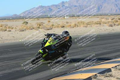 media/Jan-10-2025-CVMA Friday Practice (Fri) [[489e0da257]]/Group 4 and Trackday/Session 2 (Turn 4 Inside)/